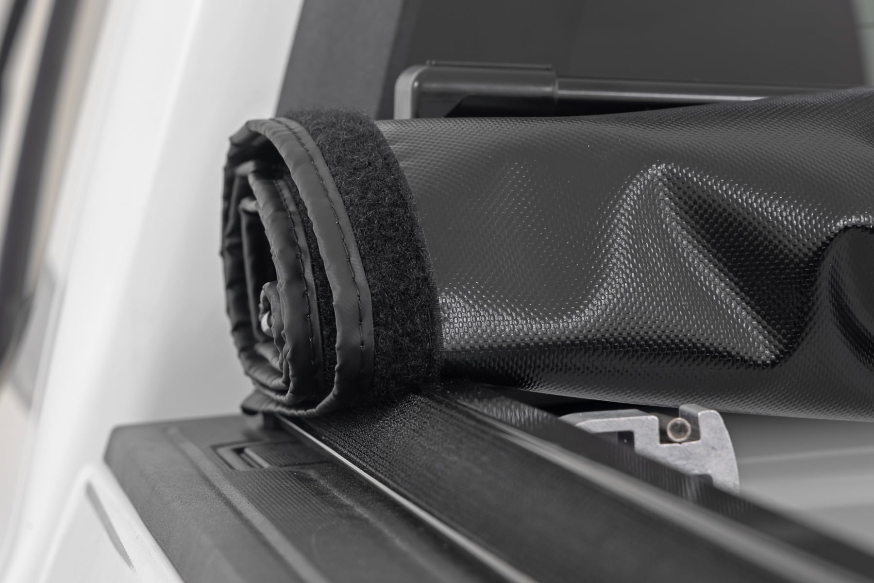 Soft Roll Up Bed Cover | 5' Bed | Chevy/GMC Canyon/Colorado 2WD/4WD (15-26) by Rough Country