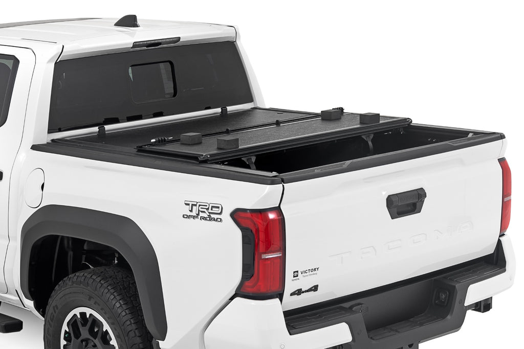 Hard Low Profile Bed Cover | 5' Bed | Toyota Tacoma 2WD/4WD (2024-2026) by Rough Country
