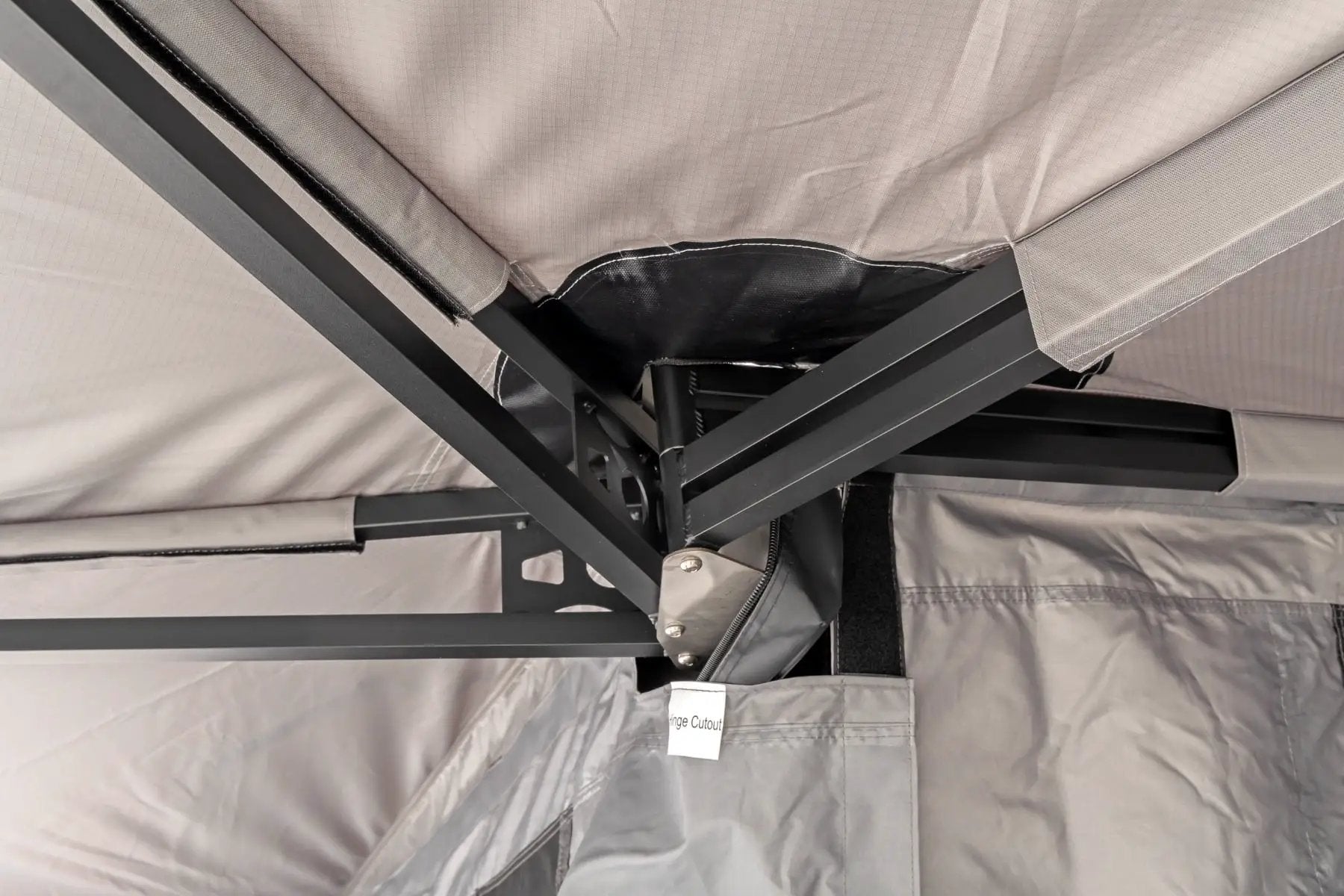 270 Degree Awning | Drivers Side by Rough Country