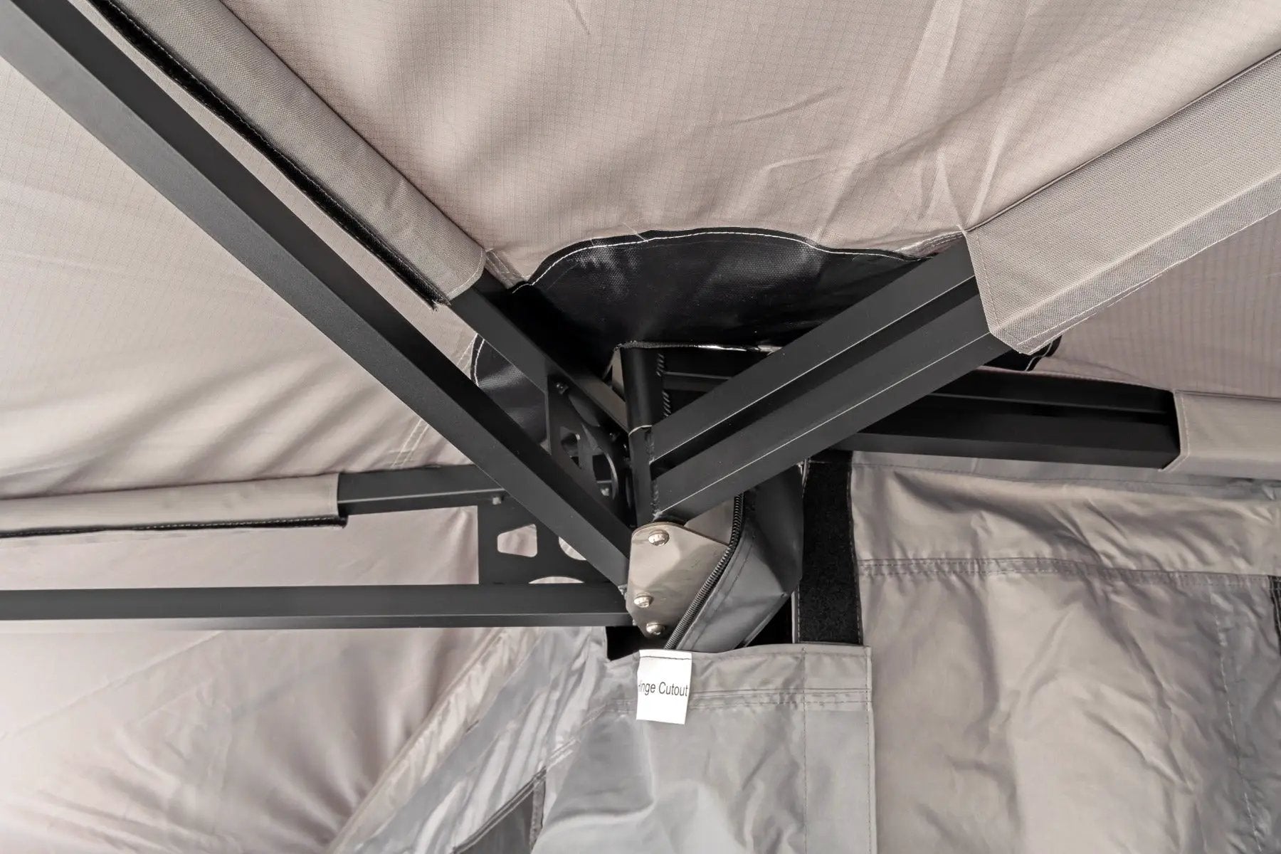 270 Degree Awning | Drivers Side by Rough Country