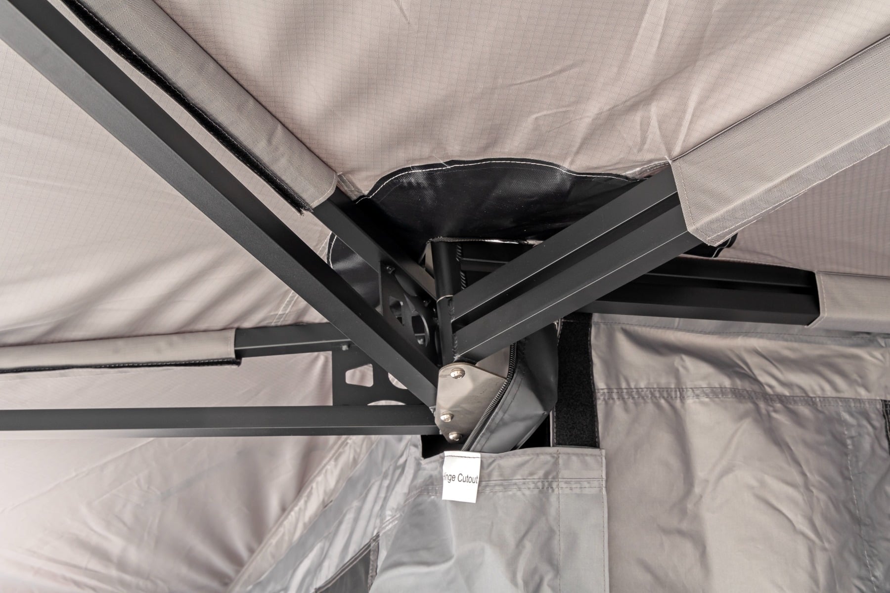 270 Degree Awning | Drivers Side by Rough Country