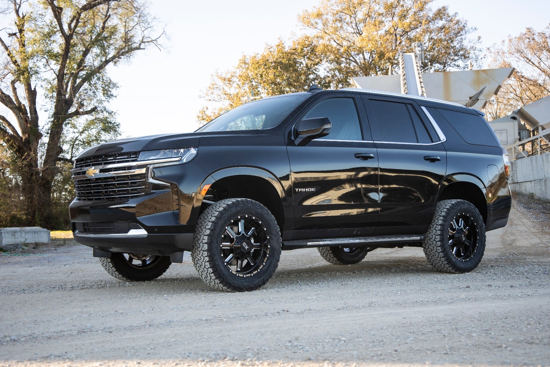 3.5 Inch Lift Kit | M1 Struts | Chevy/GMC SUV 1500 4WD (2021-2026) by Rough Country