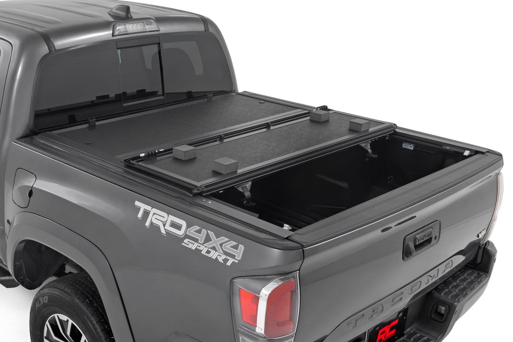 Hard Low Profile Bed Cover | 5' Bed | Toyota Tacoma 2WD/4WD (2016-2023) by Rough Country