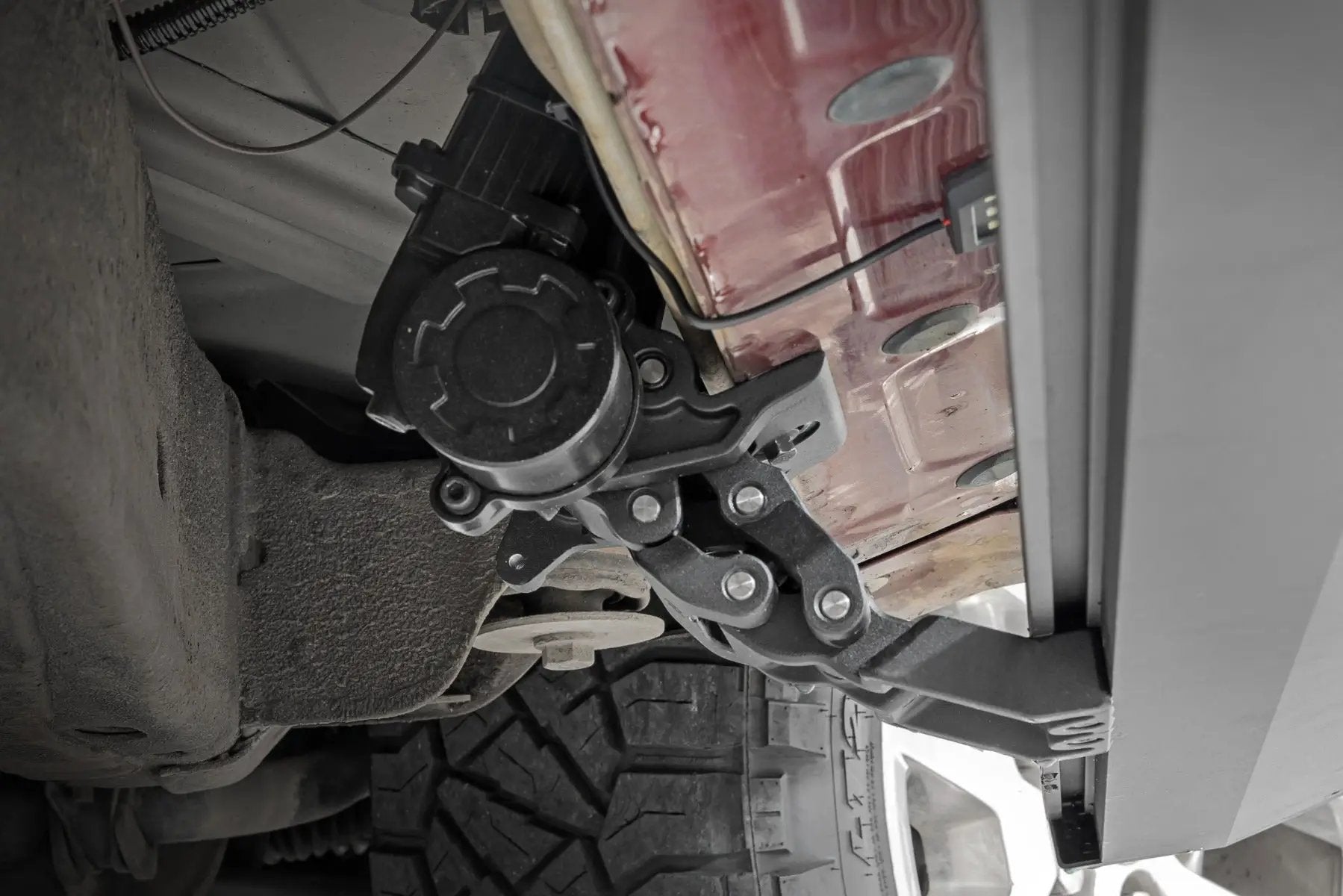 Power Running Boards | Dual Electric Motor | Chevy/GMC Tahoe/Yukon (15-20) by Rough Country