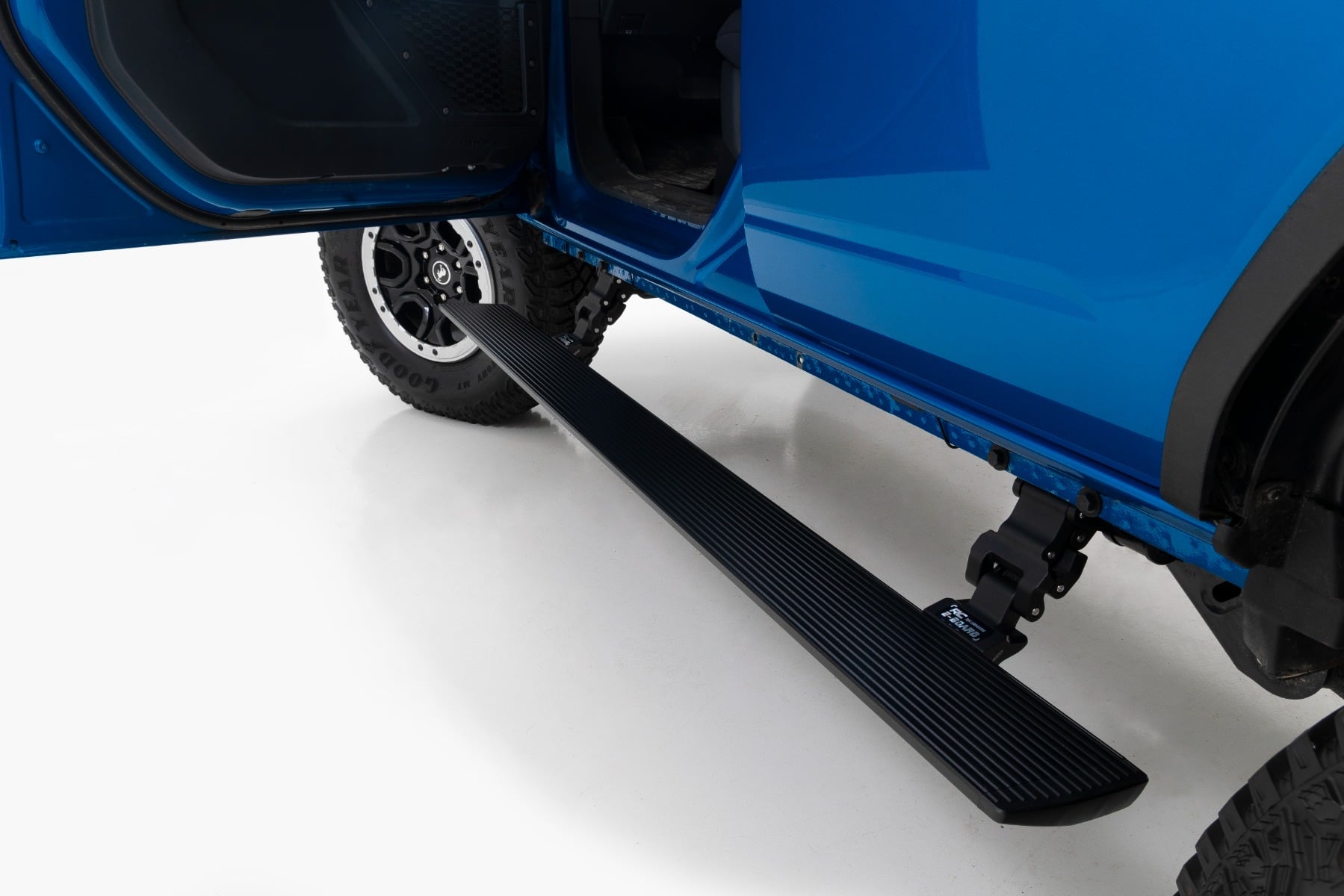 Power Running Boards | Dual Electric Motor | 4 Door | Ford Bronco 4WD (21-26) by Rough Country
