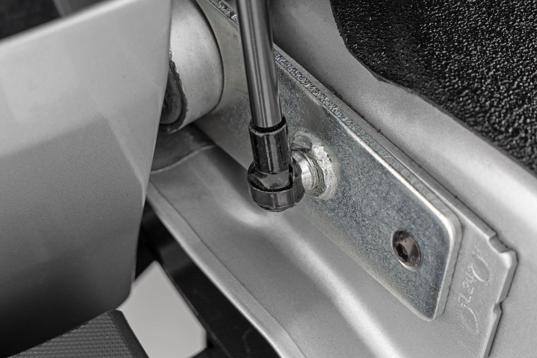 Tailgate Assist | Chevy/GMC Canyon/Colorado 2WD/4WD (2015-2022) by Rough Country