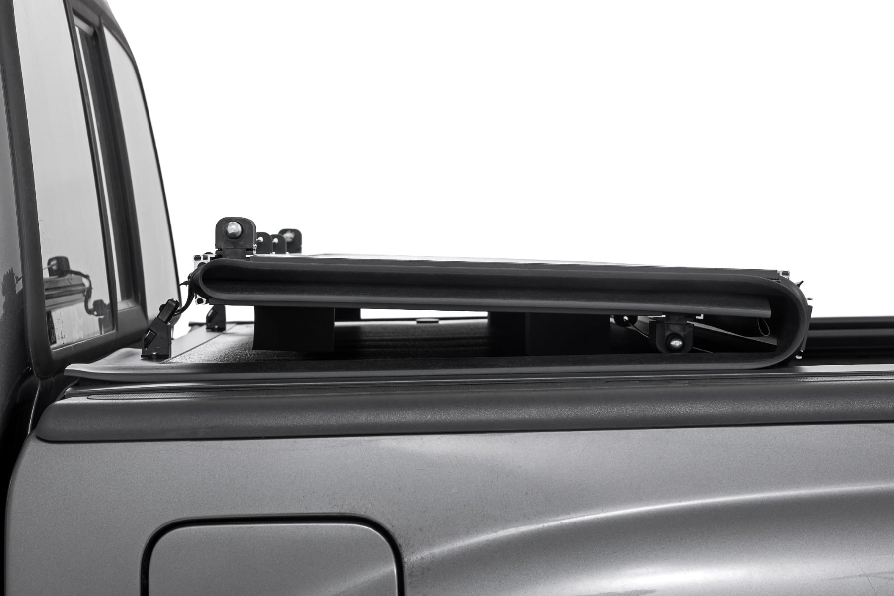 Hard Low Profile Bed Cover | 5' Bed | Toyota Tacoma 2WD/4WD (05-15) by Rough Country