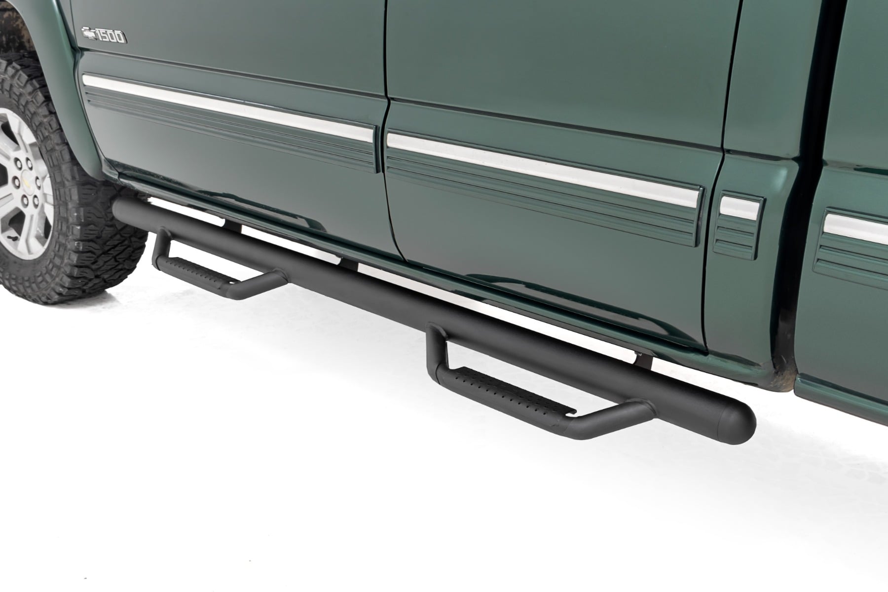 Nerf Steps | Cab Length | Chevy/GMC 1500/2500HD (99-06 & Classic) by Rough Country