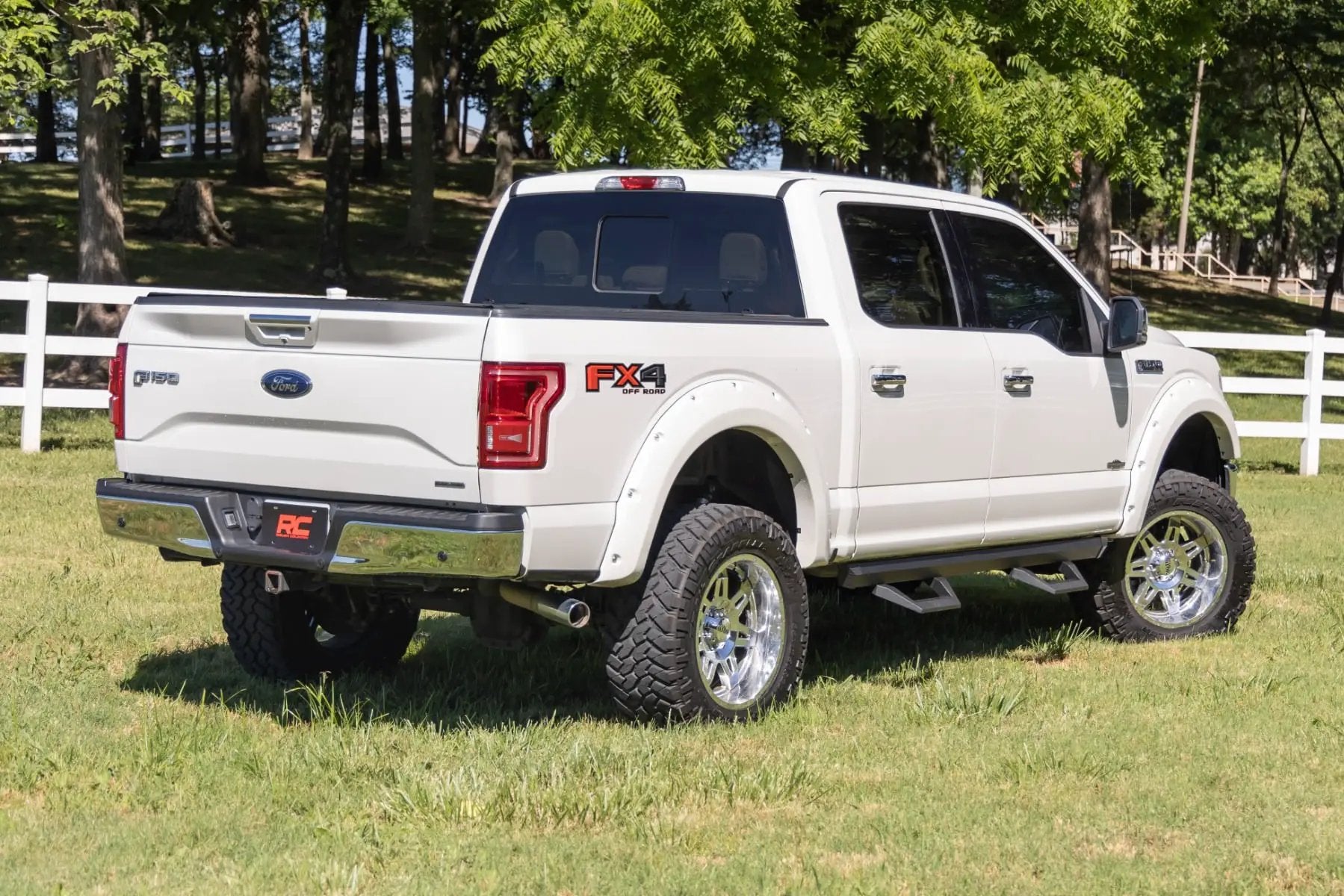 SRX2 Adj Aluminum Step | Crew Cab | Ford F-150/Lightning/F-250/F-350/Raptor (15-26) by Rough Country