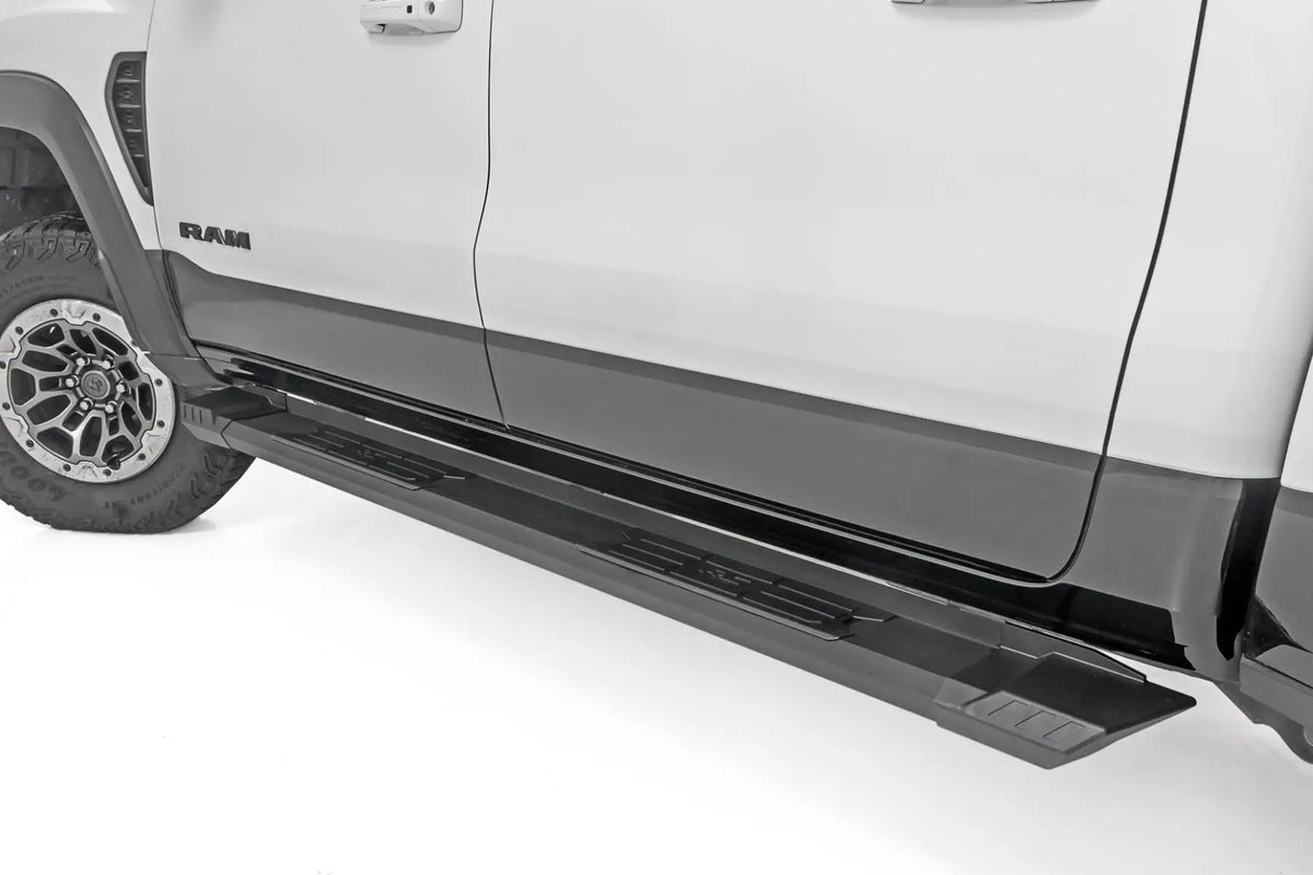 HD2 Aluminum Running Boards | Crew Cab | Ram 1500 (19-26)/1500 TRX (21-24) by Rough Country