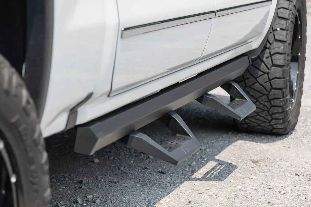 SRX2 Adj Aluminum Step | Crew Cab | Chevy/GMC 1500/2500HD/3500HD (07-18 & Classic) by Rough Country