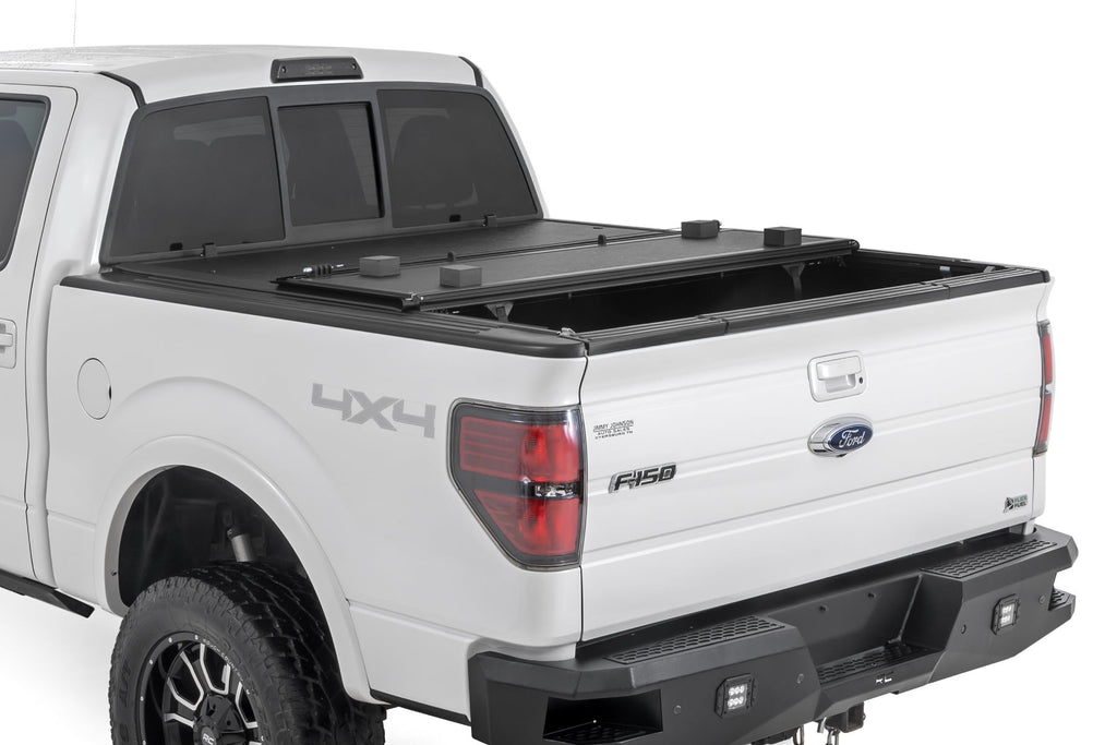 Hard Low Profile Bed Cover | 5'7" Bed | Ford F-150 2WD/4WD (2004-2014) by Rough Country