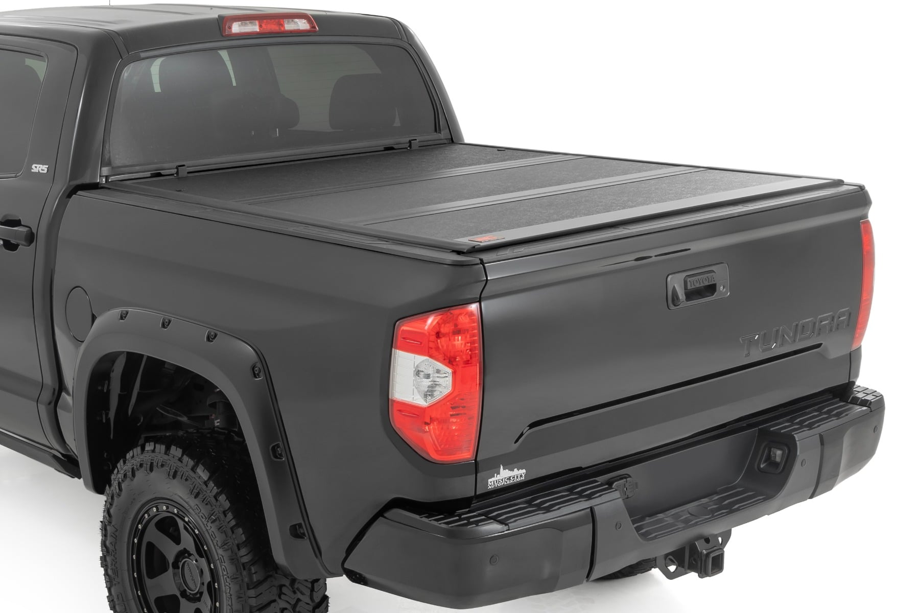 Hard Low Profile Bed Cover | 5'7" Bed | Toyota Tundra 2WD/4WD (2007-2021) by Rough Country