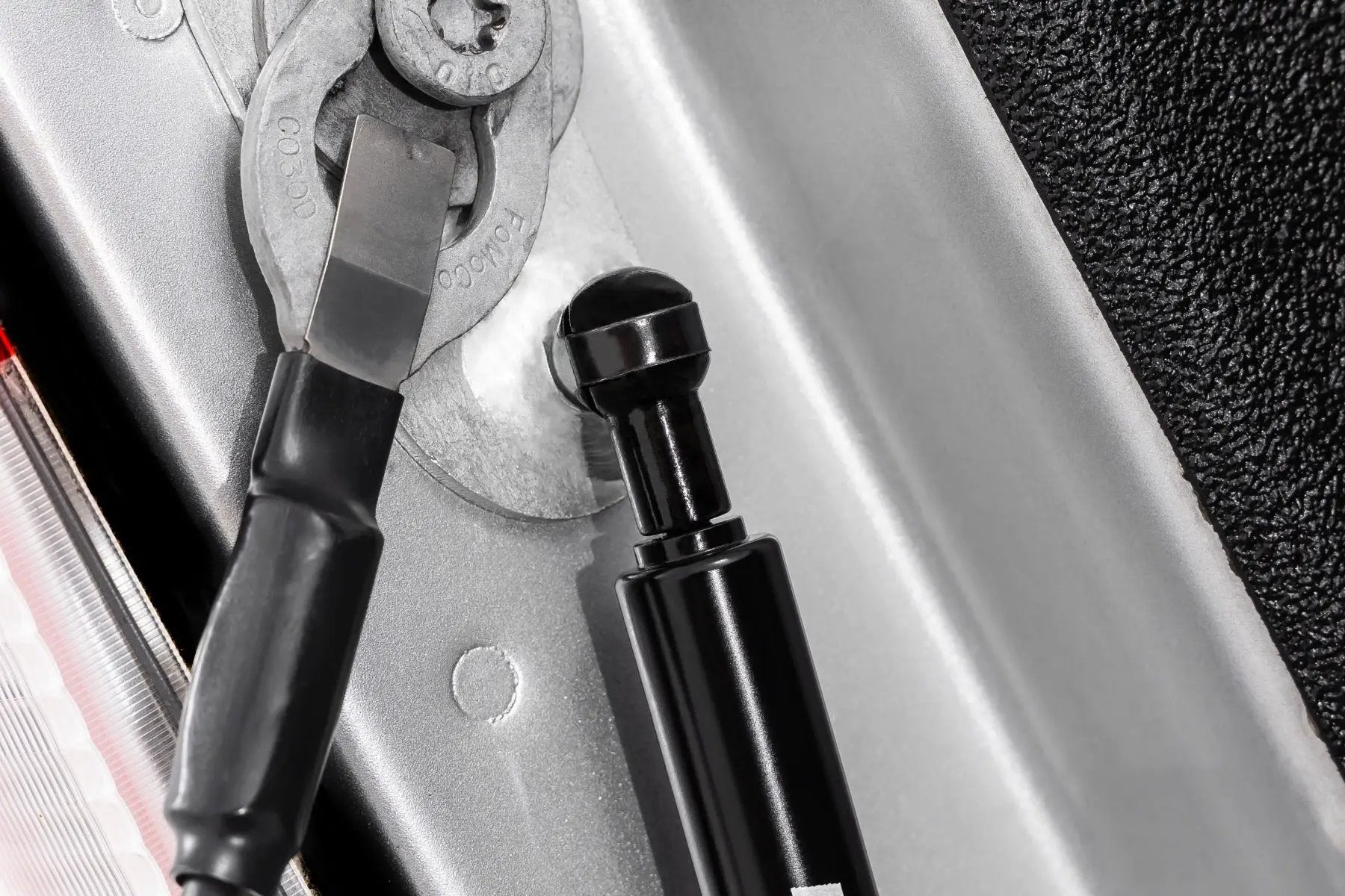 Tailgate Assist | Ford F-150/F-250/F-350 2WD/4WD (2015-2026) by Rough Country