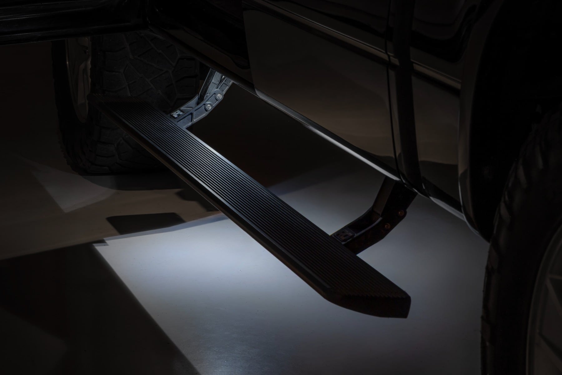 Power Running Boards | Crew Cab | Ford F-150 (2009-2014) by Rough Country