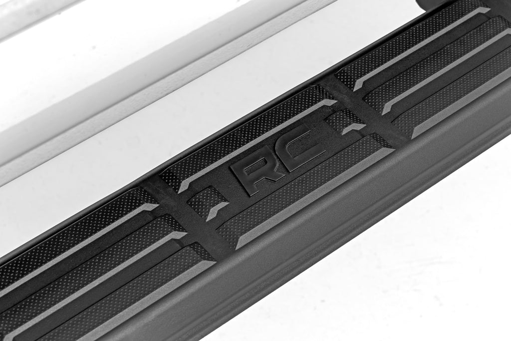 TR2 Running Boards | Chevy/GMC 1500/2500HD/3500HD (07-19 & Classic) by Rough Country