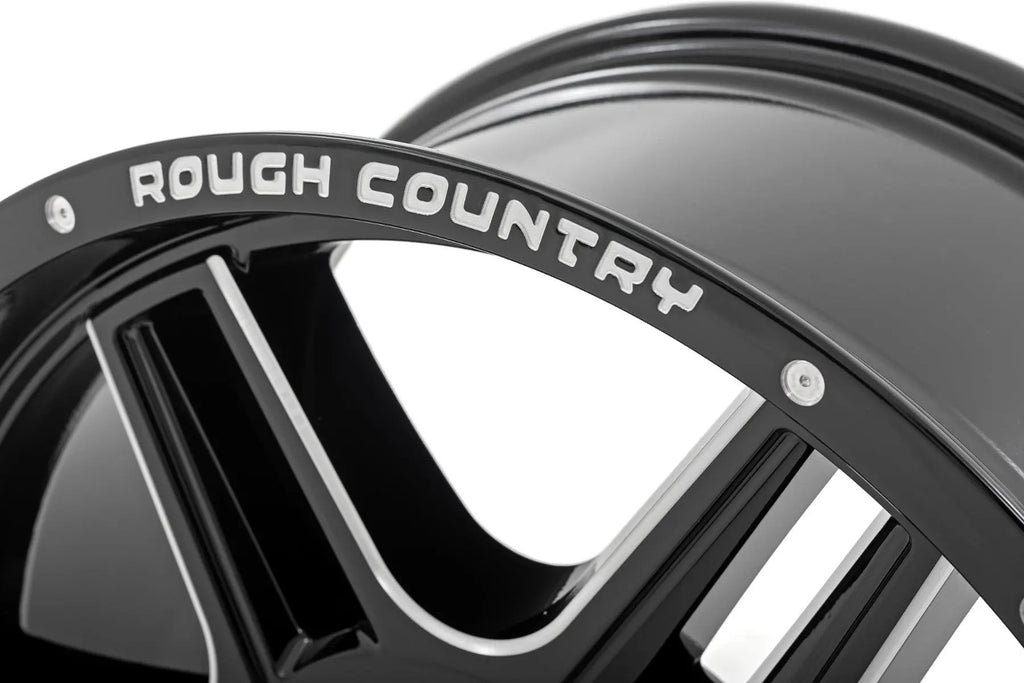 Rough Country 92 Series Wheel | Machined One-Piece | Gloss Black | 18x9 | 5x5 | +0mm