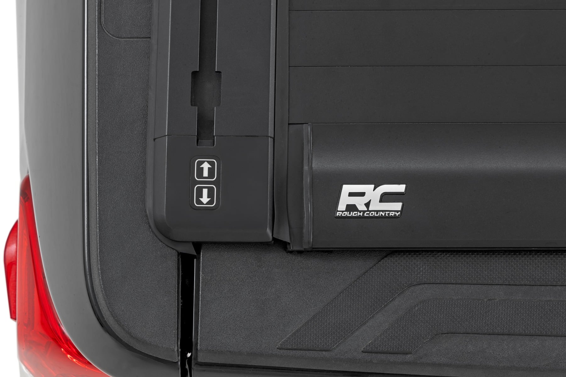 Powered Retractable Bed Cover | 5'7" Bed | Toyota Tundra (07-21) by Rough Country