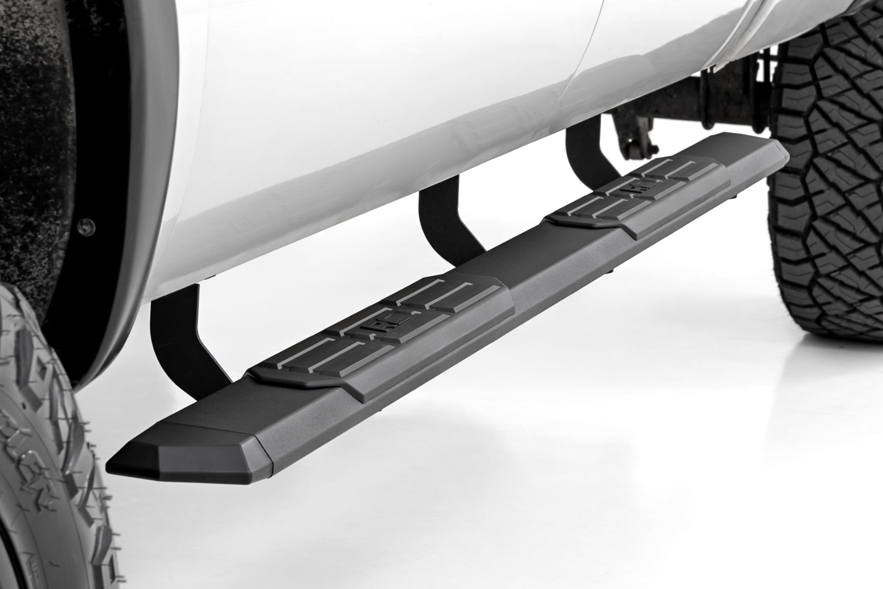 TR2 Running Boards | Ford F-250/F-350 Super Duty (99-16) by Rough Country