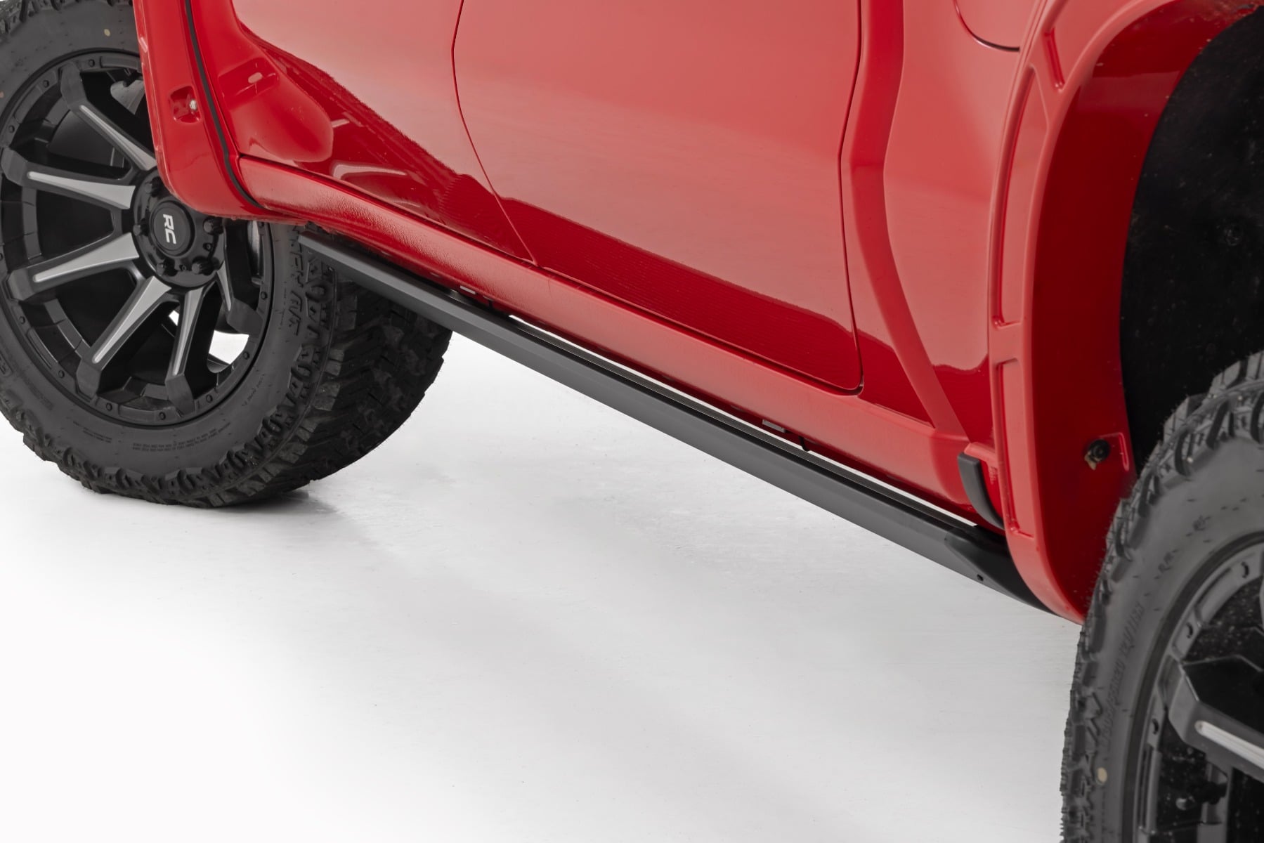 Power Running Boards | HT-Series | Crew Cab | Chevy/GMC 1500/2500HD/3500HD (19-26) by Rough Country