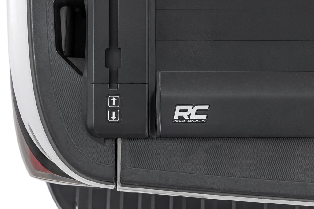 Powered Retractable Bed Cover | 5'9" Bed | Chevy/GMC 1500 (14-18 & Classic) by Rough Country