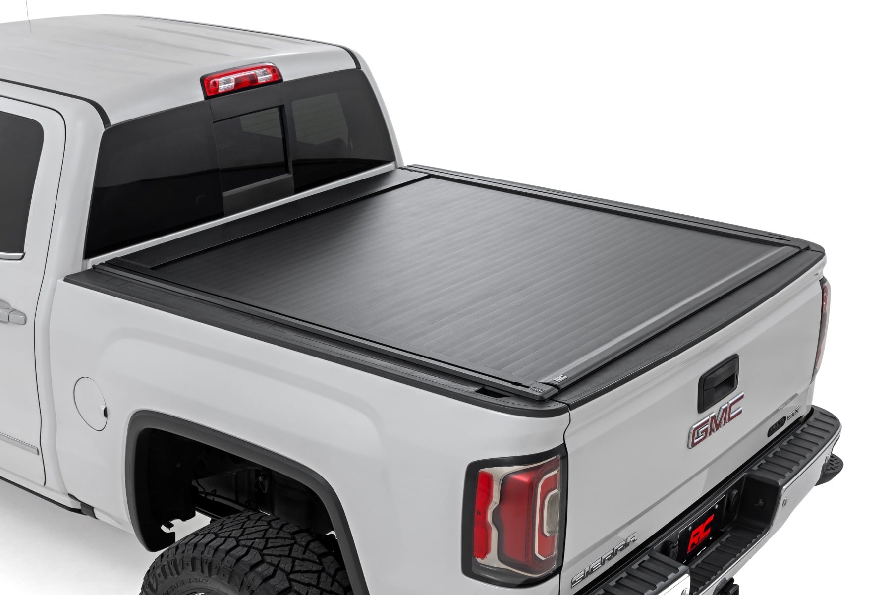 Powered Retractable Bed Cover | 5'9" Bed | Chevy/GMC 1500 (14-18 & Classic) by Rough Country
