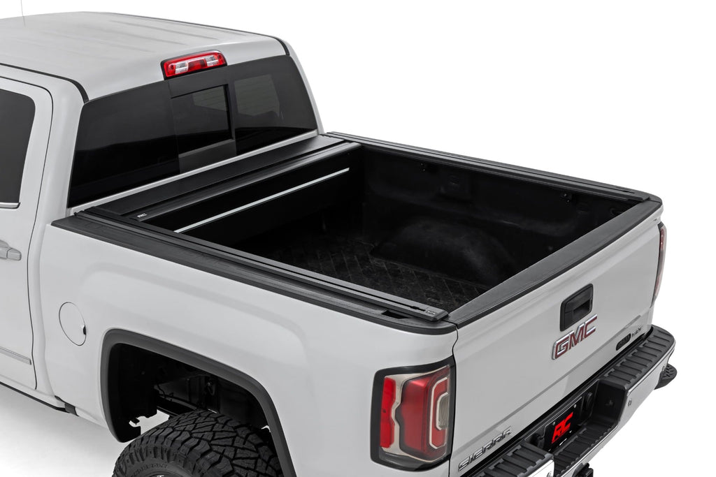 Powered Retractable Bed Cover | 5'9" Bed | Chevy/GMC 1500 (14-18 & Classic) by Rough Country