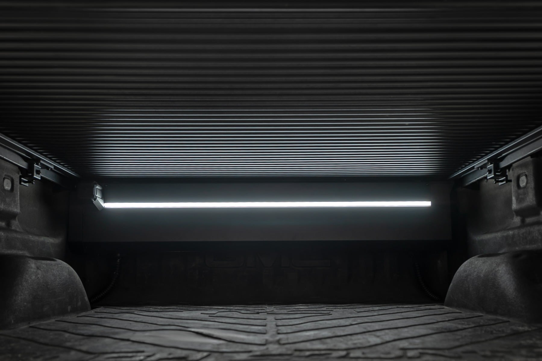 Powered Bed Cover | 6'7" Bed | Chevy/GMC 1500/2500HD/3500HD (14-19 & Classic) by Rough Country