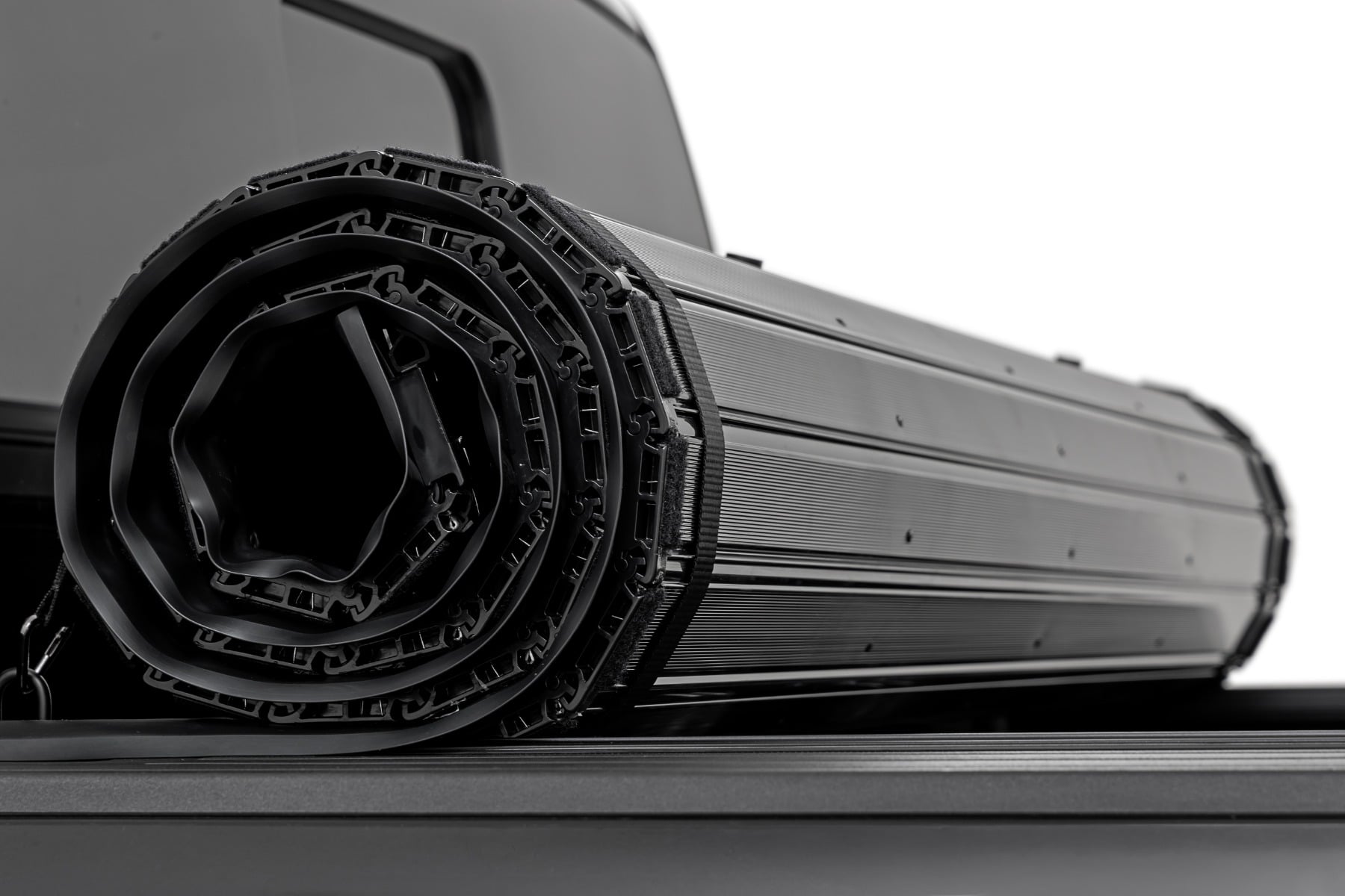 Hard Roll Up Bed Cover | 6'10" Bed | Ford F-250/F-350 Super Duty (17-26) by Rough Country