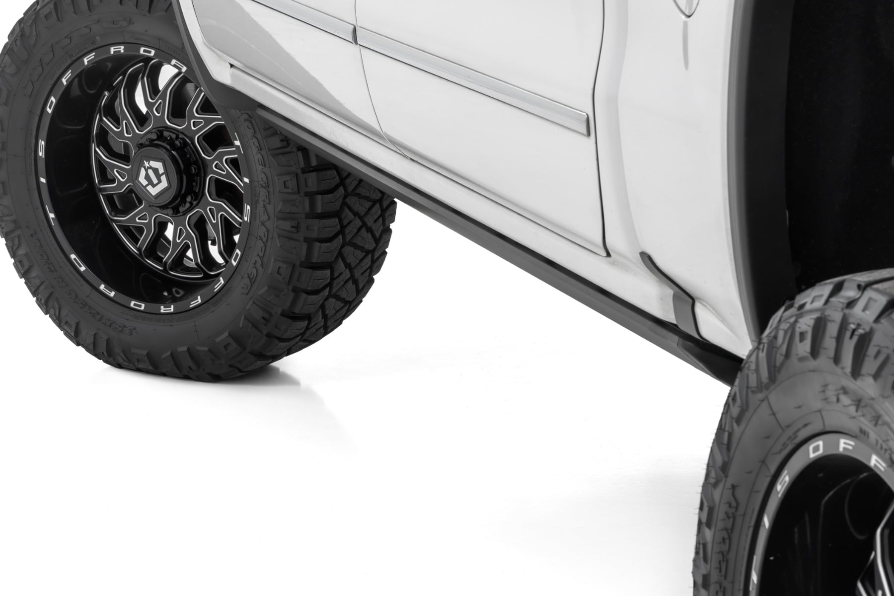 Power Running Boards | HT-Series | Crew Cab | Chevy/GMC 1500/2500HD/3500HD 2WD/4WD by Rough Country