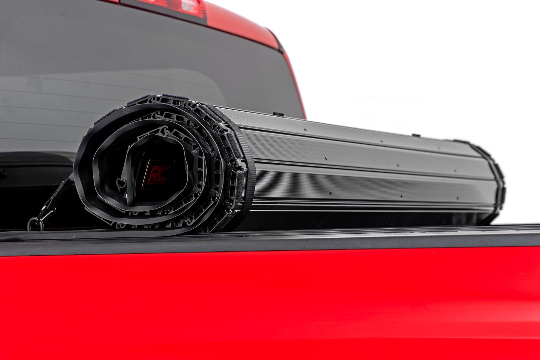 Hard Roll Up Bed Cover | 5'9" Bed | Chevy/GMC 1500 (14-18 & Classic) by Rough Country