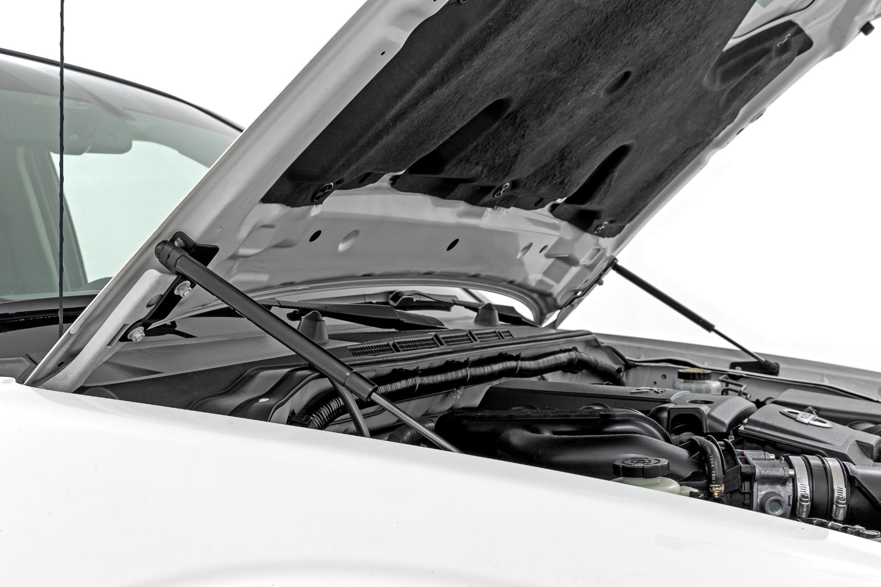 Hood Struts | Hydraulic | Nissan Frontier 2WD/4WD (2005-2021) by Rough Country