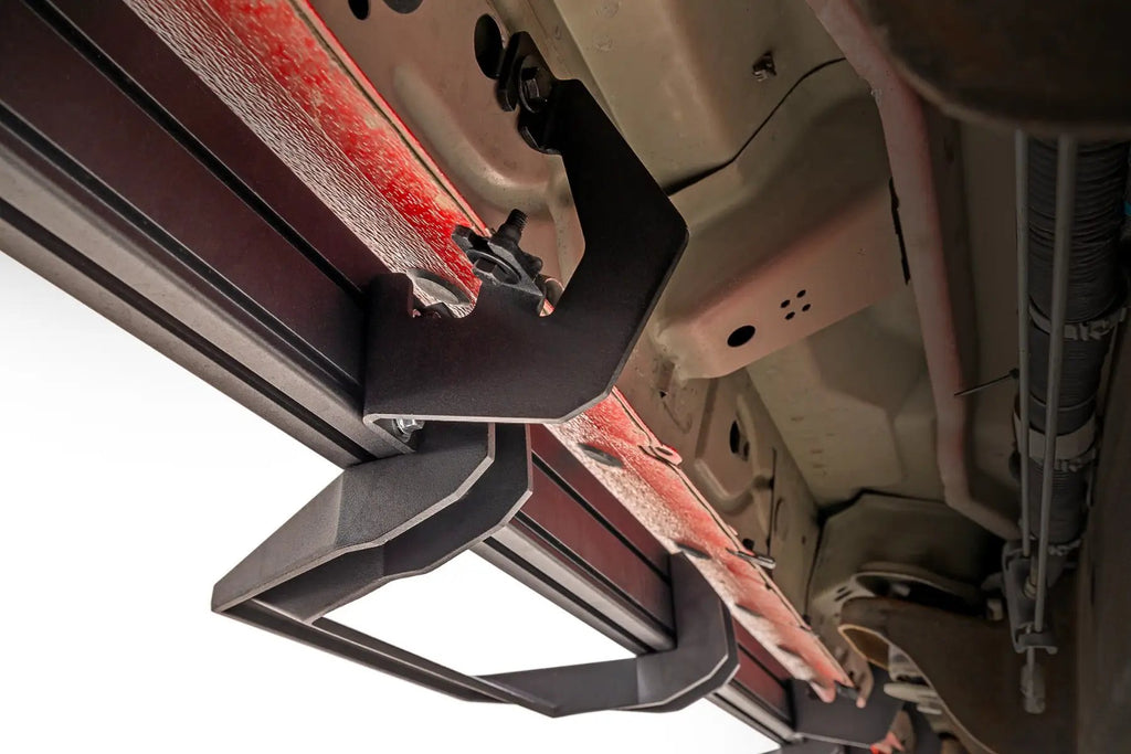 SRL2 Adj Aluminum Step | Crew Cab | Chevy/GMC 1500/2500HD/3500HD (07-18 & Classic) by Rough Country
