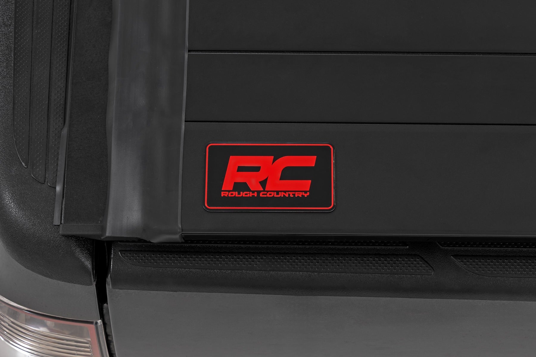 Hard Roll Up Bed Cover | 5' Bed | Toyota Tacoma 2WD/4WD (2005-2015) by Rough Country