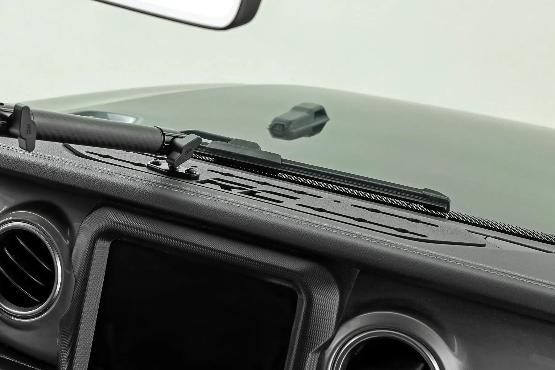 Dash Mount | 8" Mount Kit | Jeep Gladiator JT/Wrangler JL 4WD (2018-2026) by Rough Country