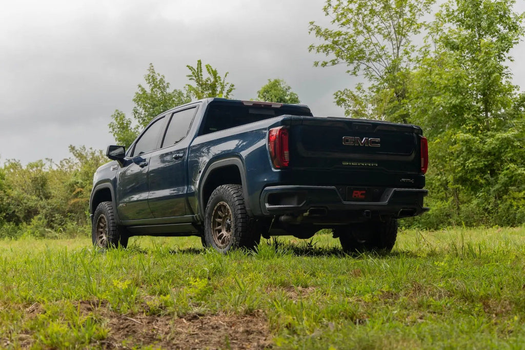 3.5 Inch Lift Kit | M1 Struts/M1 | GMC Sierra 1500 2WD/4WD (2019-2024) by Rough Country