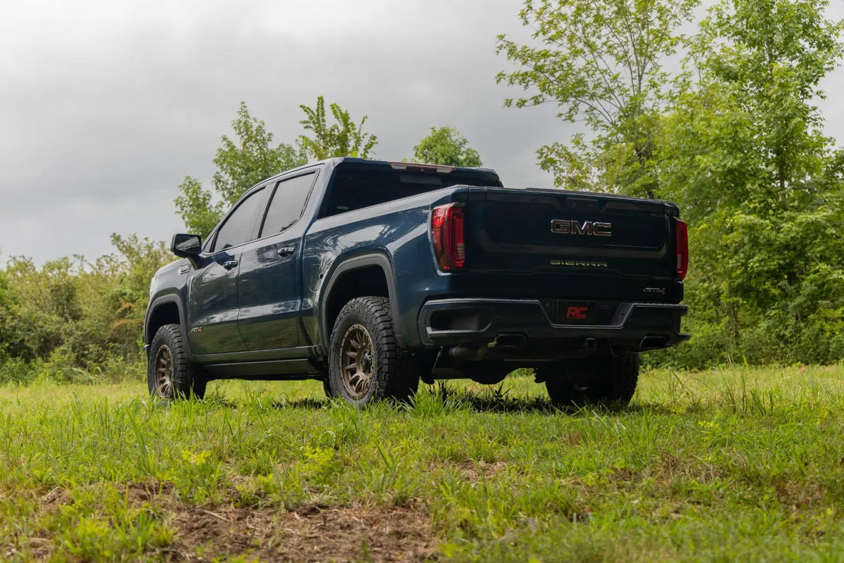 3.5 Inch Lift Kit | M1 Struts/M1 | GMC Sierra 1500 2WD/4WD (2019-2024) by Rough Country