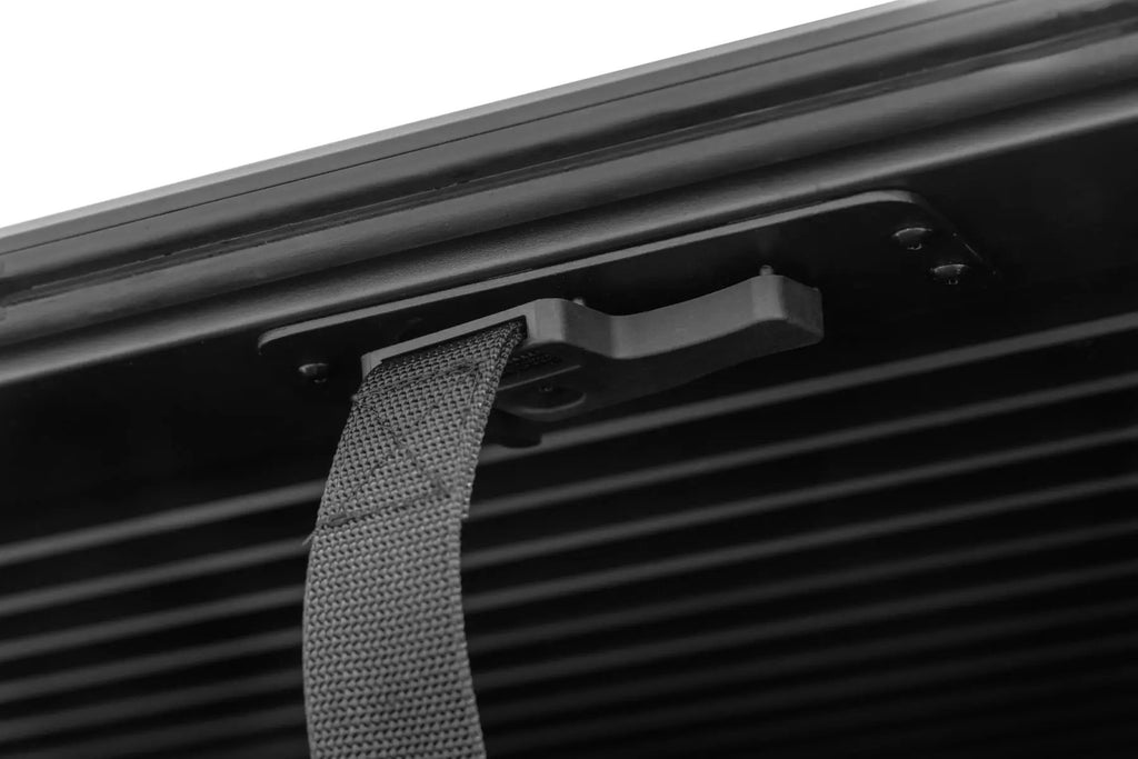 Manual Retractable Bed Cover | 5'10" Bed | Chevy/GMC Sierra 1500 (19-26)/Silverado 1500 (19-26)