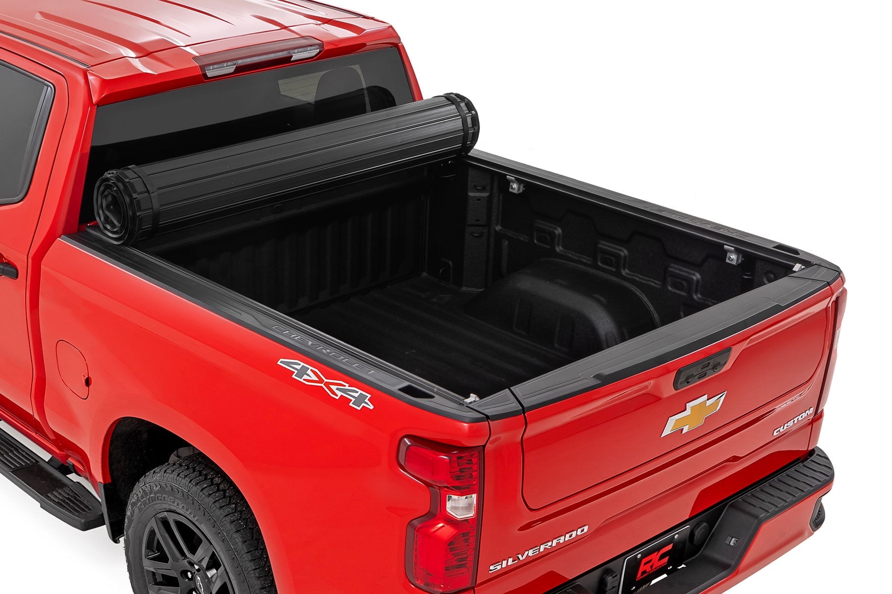 Hard Roll Up Bed Cover | 5'10" Bed | Chevy/GMC Sierra 1500 (19-26)/Silverado 1500 (19-26) by Rough Country
