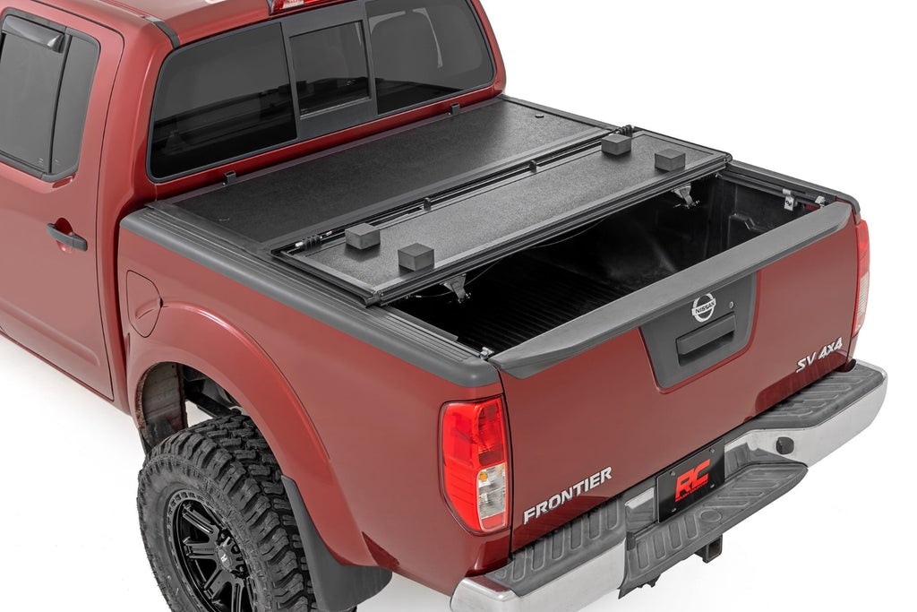 Hard Low Profile Bed Cover | 5' Bed | Cargo Mgmt | Nissan Frontier (05-21) by Rough Country