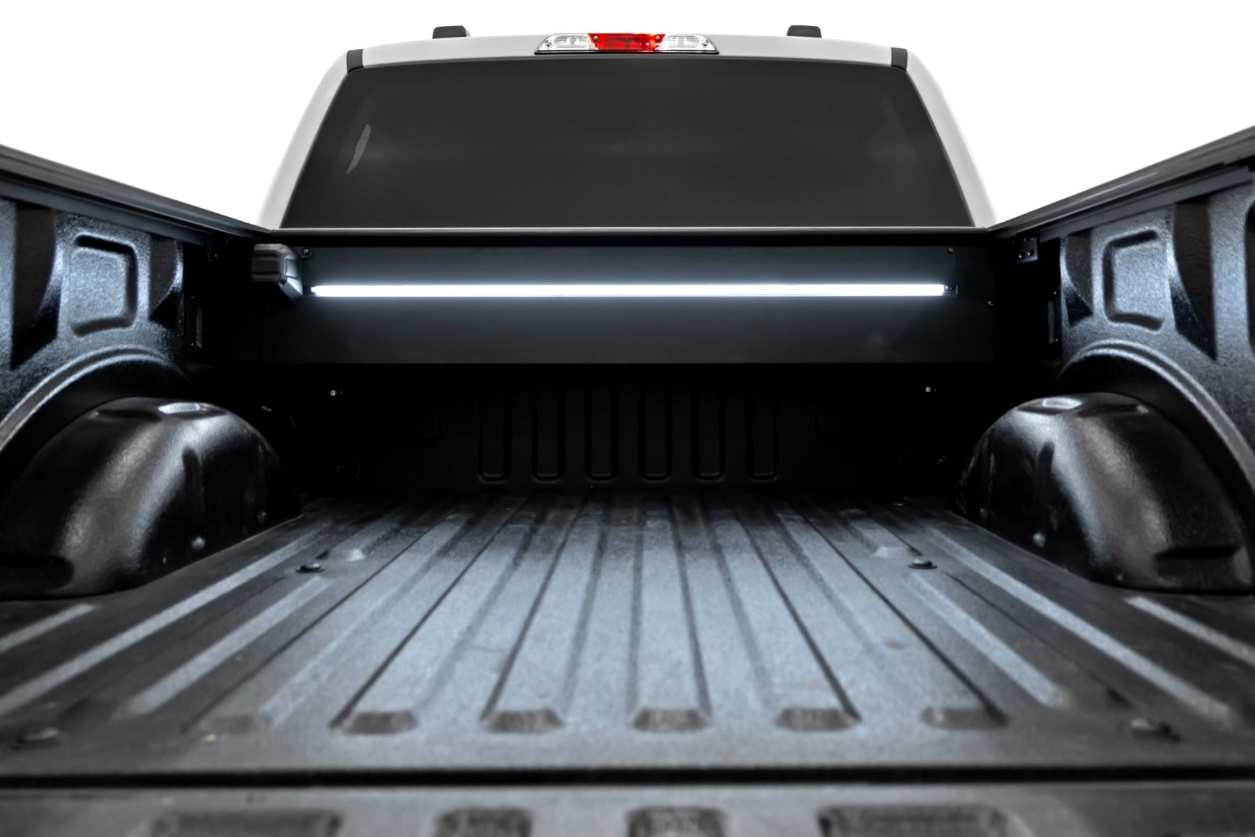 Powered Retractable Bed Cover | 5'7" Bed | Ford F-150 (15-26)/F-150 Lightning (22-26) by Rough Country