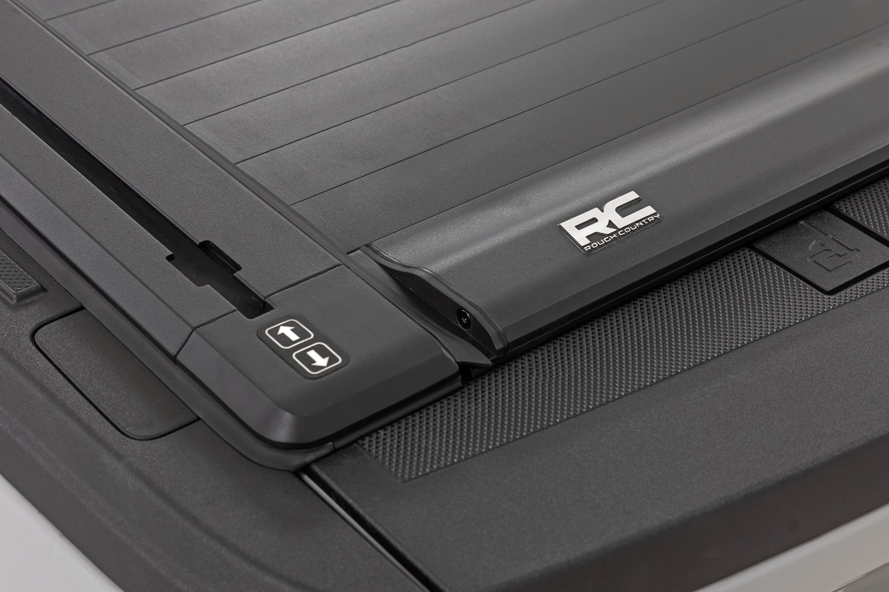Powered Retractable Bed Cover | 5'7" Bed | Ford F-150 (15-26)/F-150 Lightning (22-26) by Rough Country