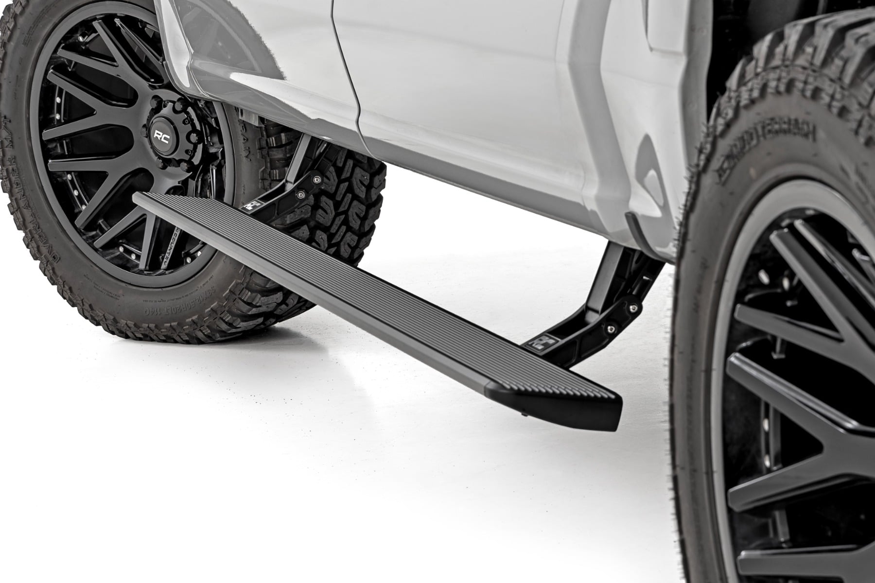 Power Running Boards | HT-Series | Crew Cab | Ford F-150/Lightning/F-250/F-350/Raptor (15-26) by Rough Country