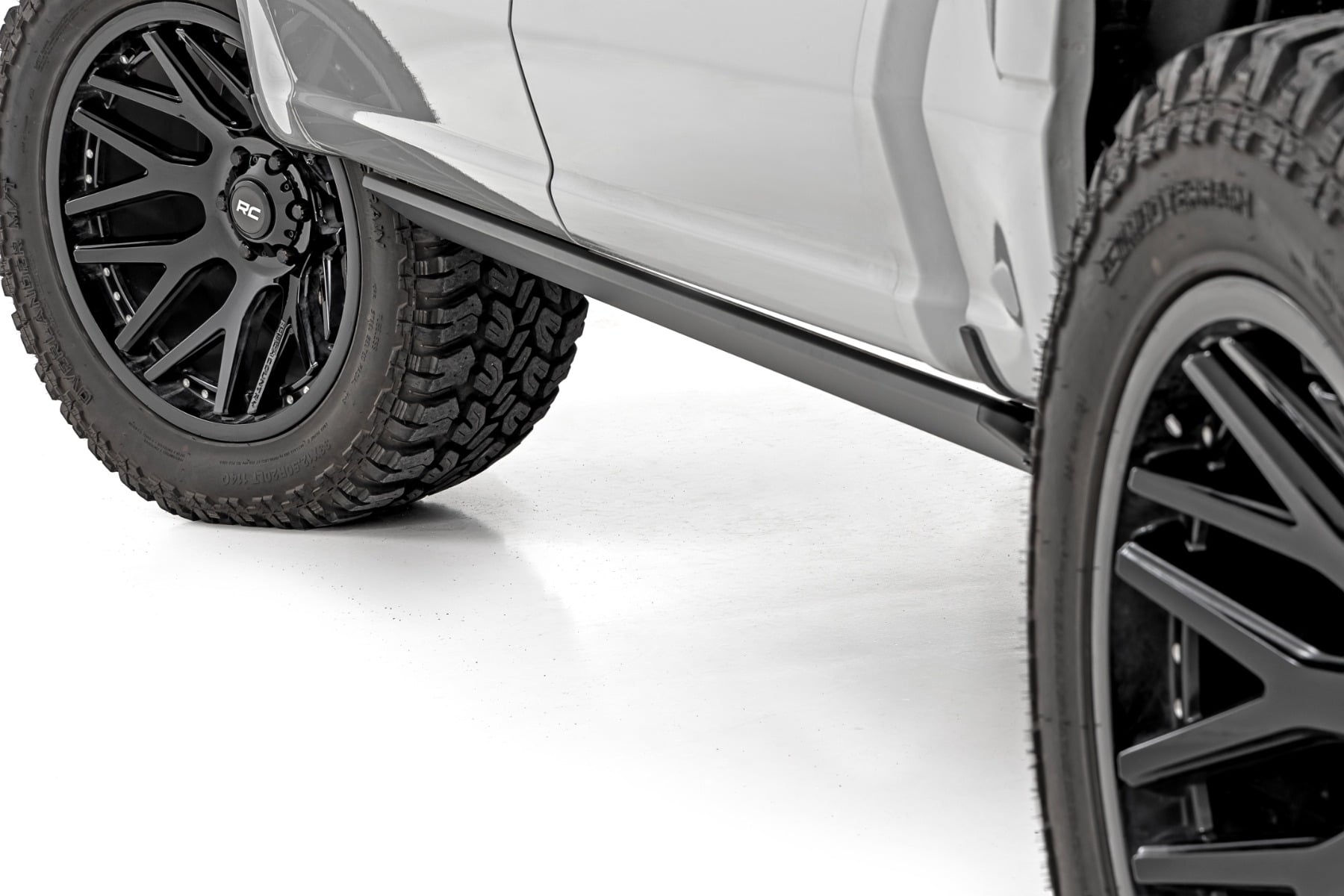 Power Running Boards | HT-Series | Crew Cab | Ford F-150/Lightning/F-250/F-350/Raptor (15-26) by Rough Country