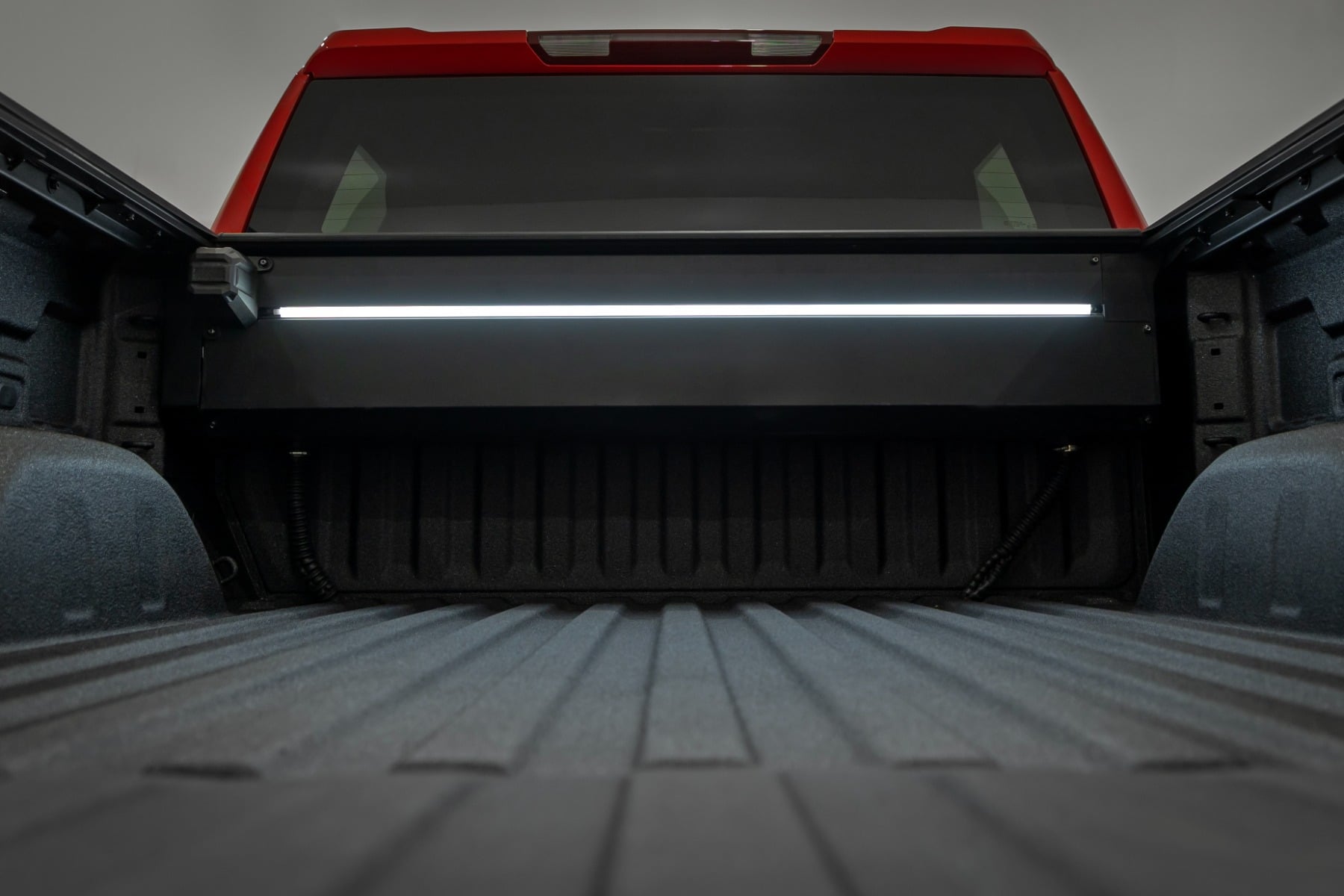 Powered Retractable Bed Cover | 5'10" Bed | Chevy/GMC Sierra 1500 (19-26)/Silverado 1500 (19-26) by Rough Country