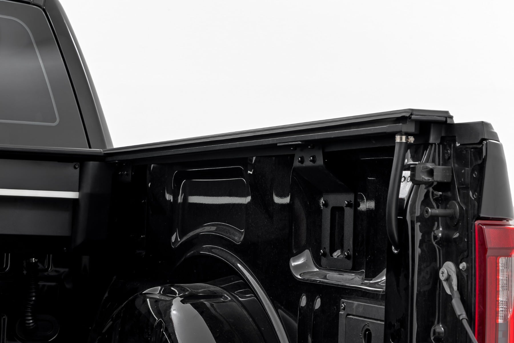 Powered Retractable Bed Cover | 6'7" Bed | Ford F-150 (15-26)/F-150 Lightning (22-26) by Rough Country