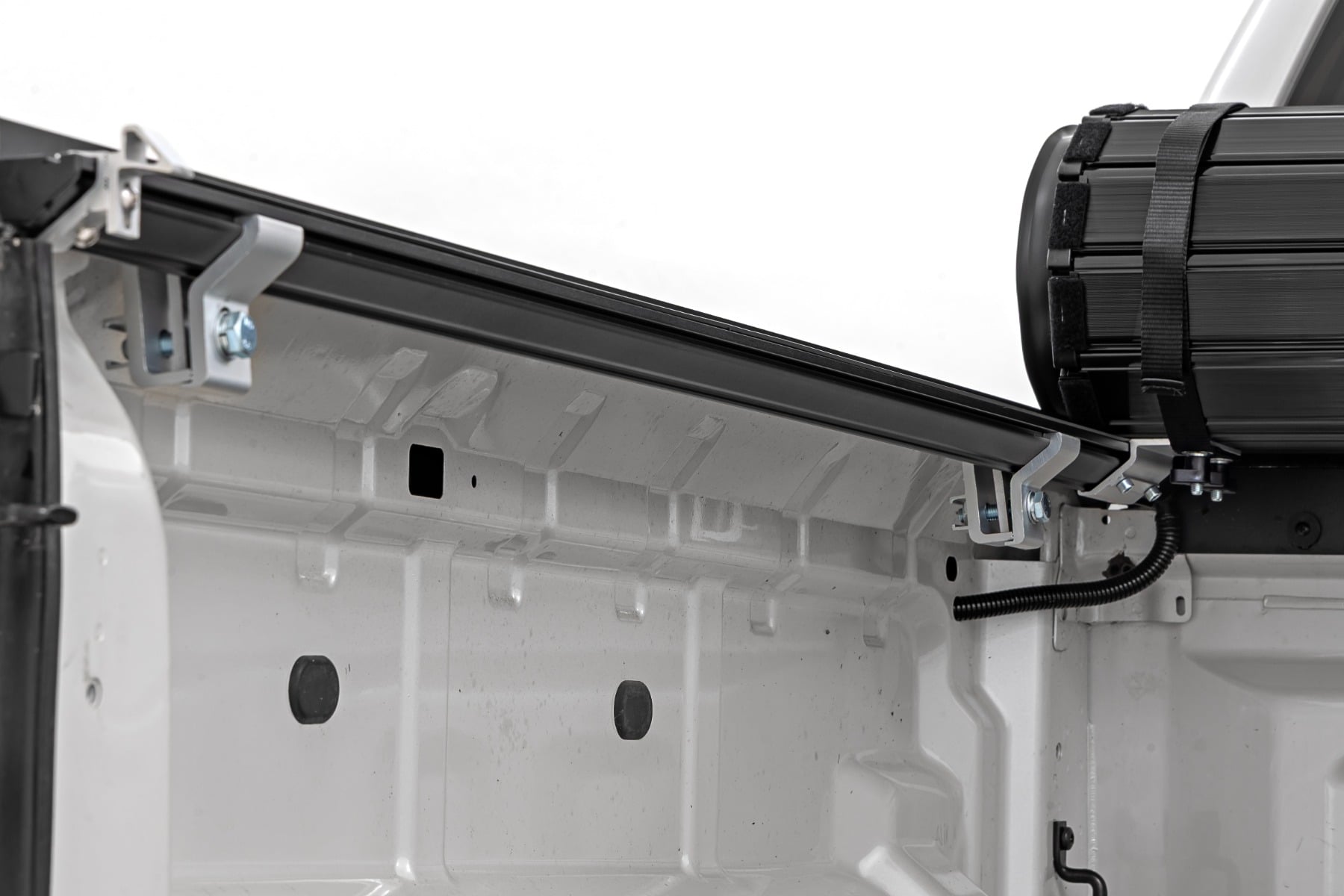 Hard Roll Up Bed Cover | 5' Bed | Ford Ranger 2WD/4WD (2019-2023) by Rough Country