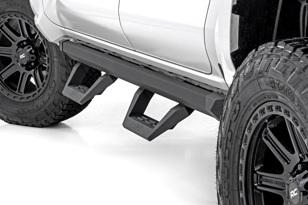 SRX2 Adjustable Aluminum Steps | Double Cab | Toyota Tacoma 2WD/4WD (24-26) by Rough Country