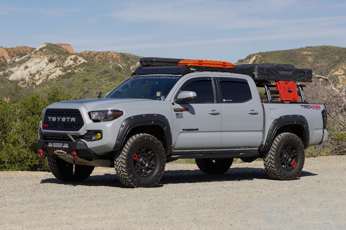 Defender Fender Flares | 202 Black Onyx | Toyota Tacoma 2WD/4WD (2016-2023) by Rough Country