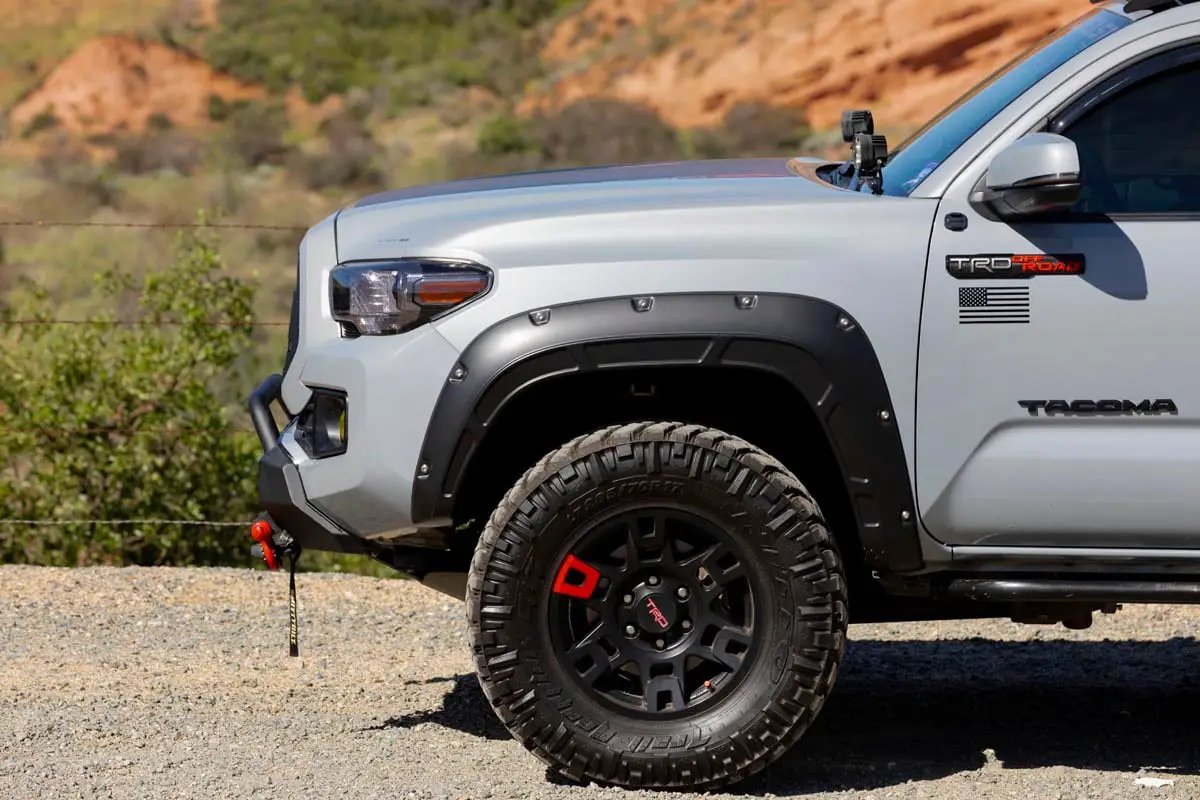 Defender Fender Flares | 202 Black Onyx | Toyota Tacoma 2WD/4WD (2016-2023) by Rough Country